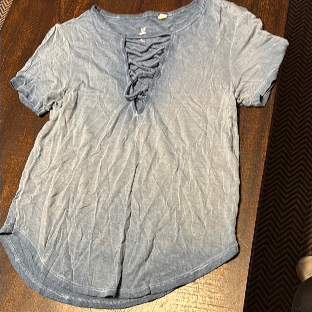 Me to We Blue Cut Out Short Sleeve Top